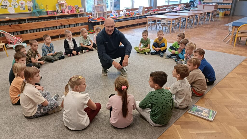 WIZYTA EKSPERTA – SPOTKANIE Z NAUCZYCIELEM JĘZYKA ANGIELSKIEGO CZYLI LEKTOREM